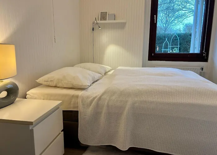 Retreat Near Sint Maartenszee בית נופש